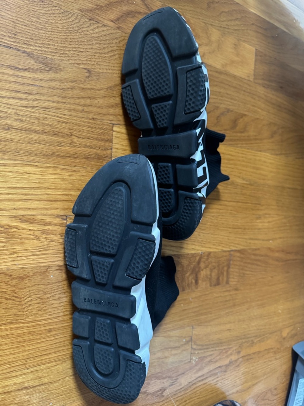 Balenciaga Speed Shoes - Picture 3 of 4